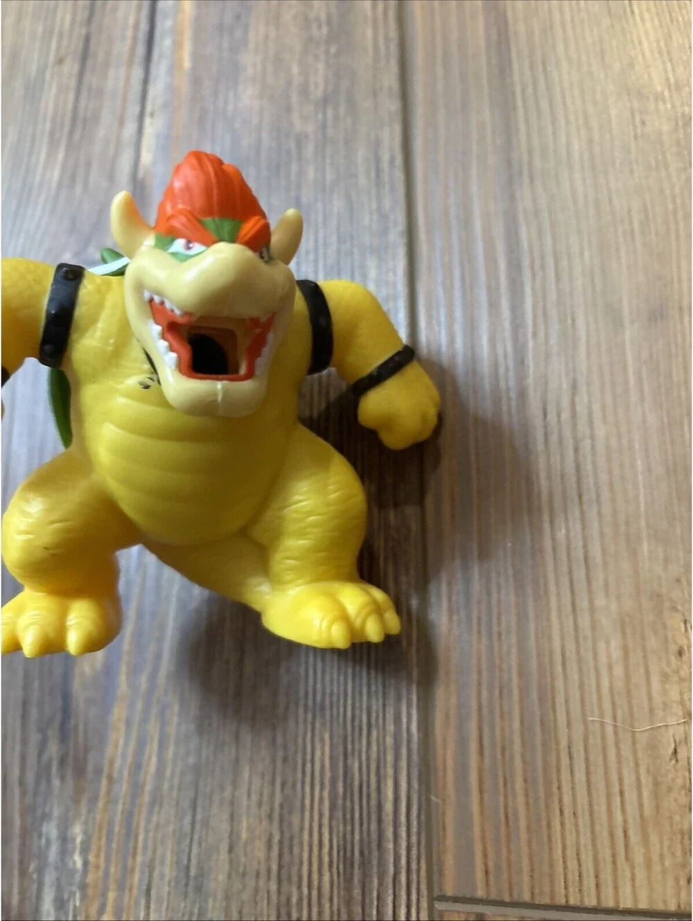 Nintendo Super Mario Bowser Figure